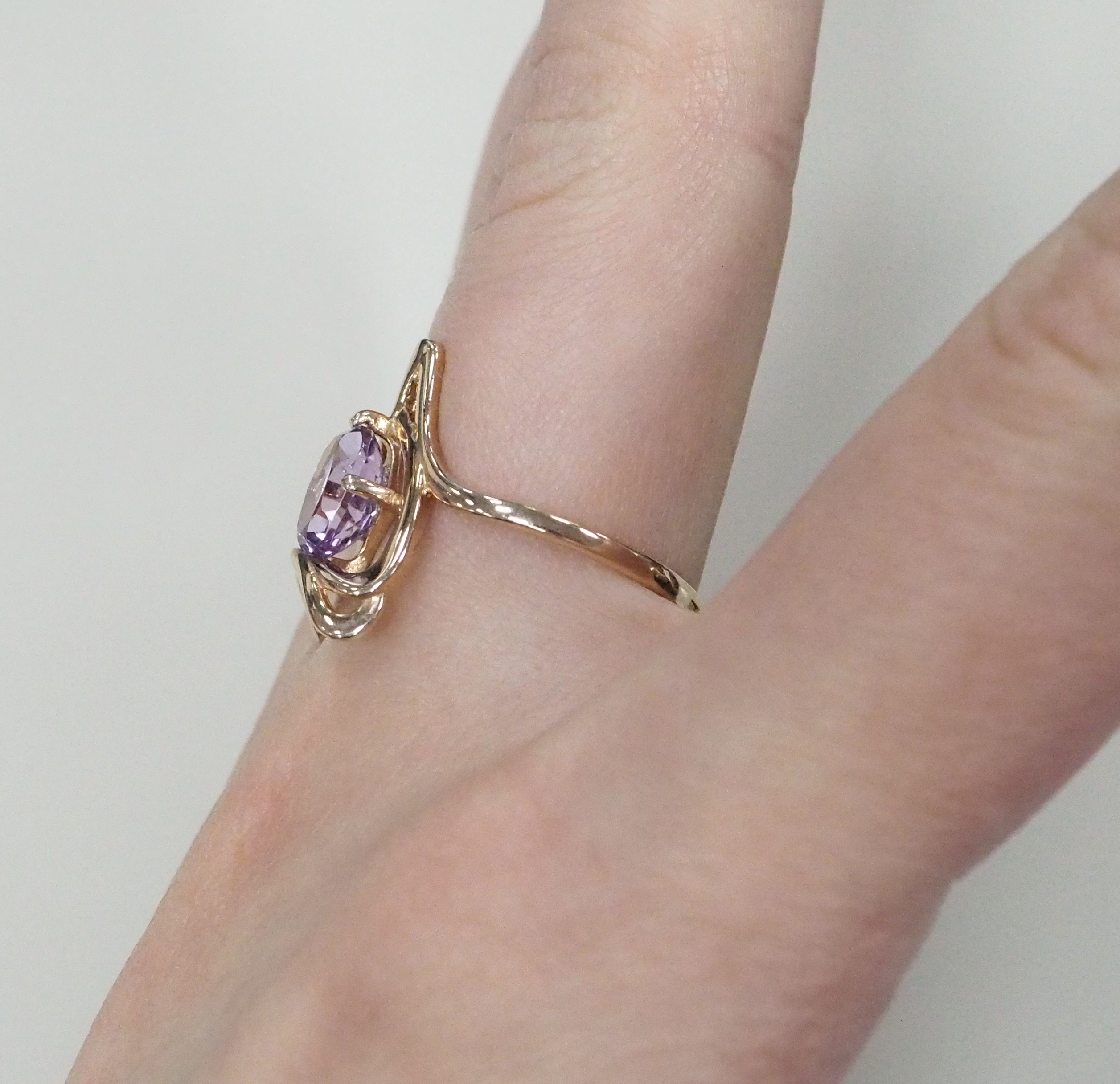 Серебряное кольцо с аметистом